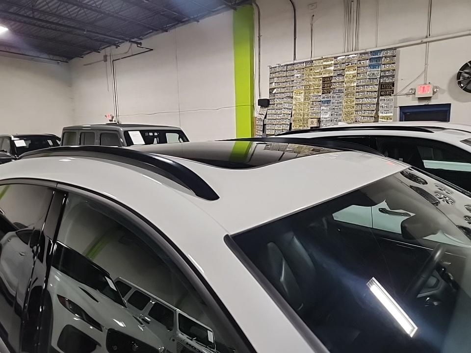 2023 Porsche Macan Base AWD