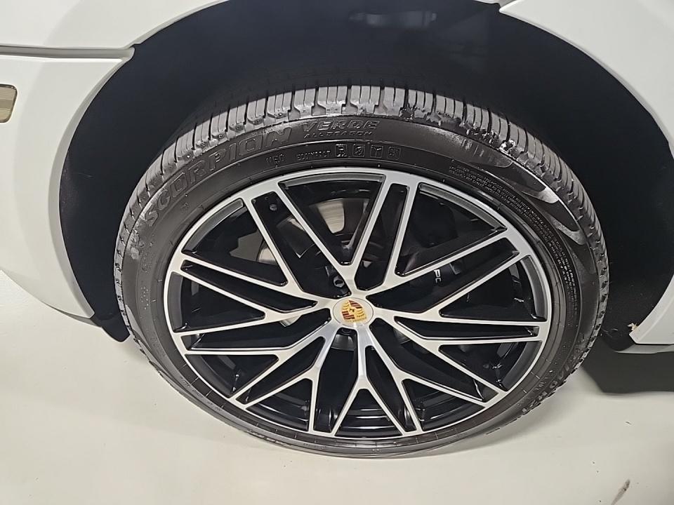 2023 Porsche Macan Base AWD