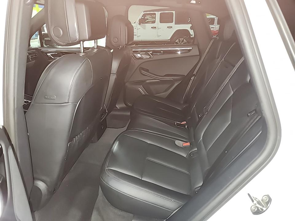 2023 Porsche Macan Base AWD
