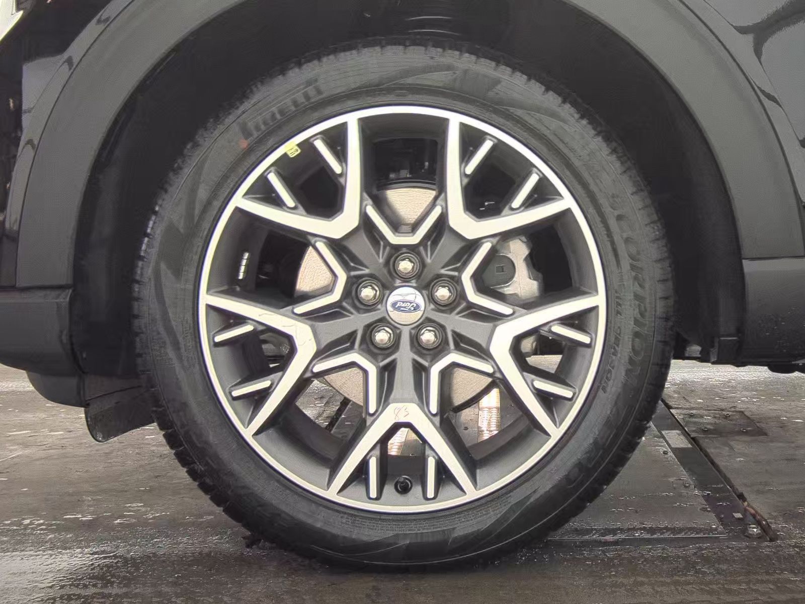 2025 Ford Explorer Platinum AWD