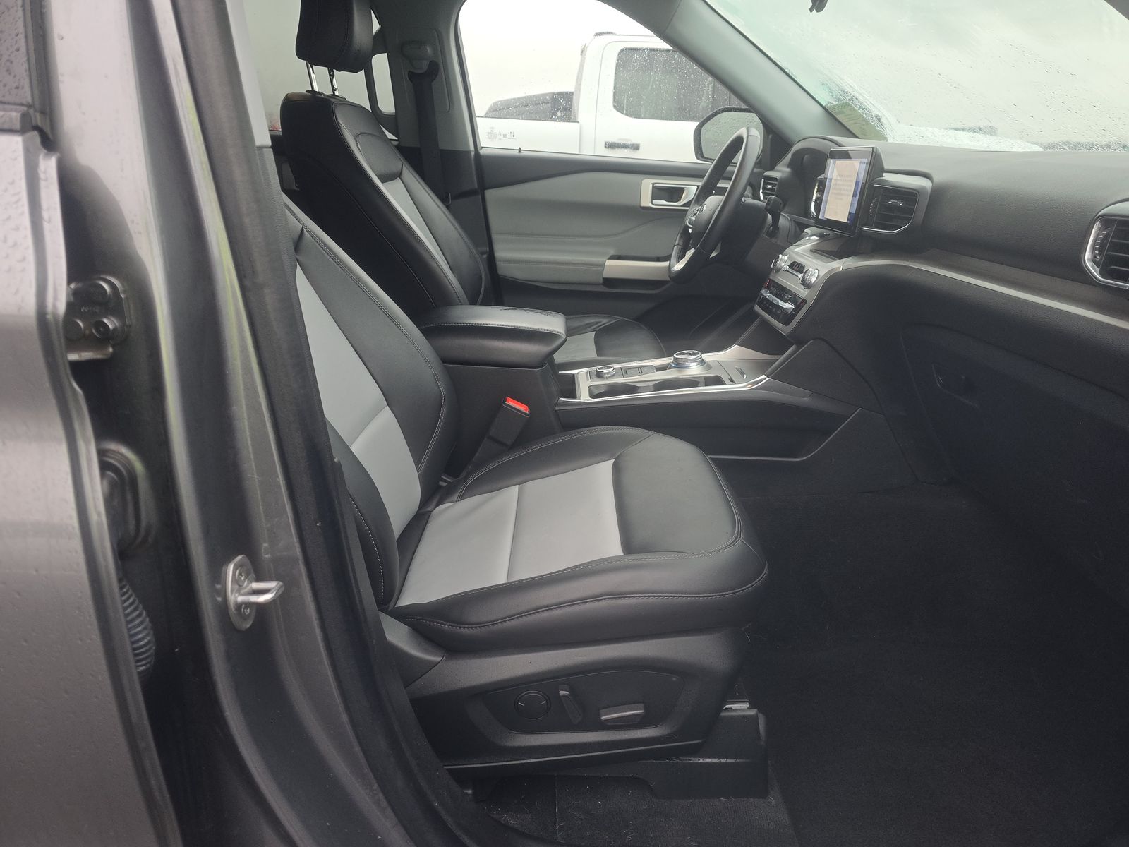 2022 Ford Explorer XLT AWD