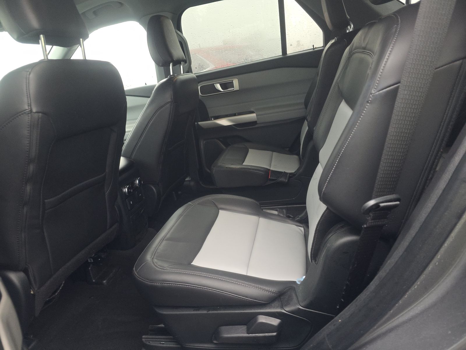 2022 Ford Explorer XLT AWD