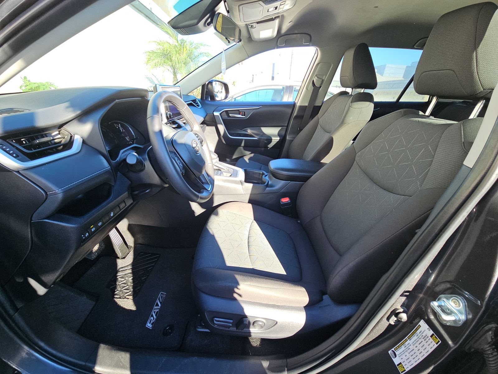 2025 Toyota RAV4 XLE AWD