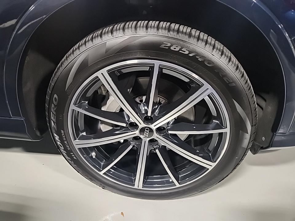 2025 Audi Q7 Premium Plus AWD