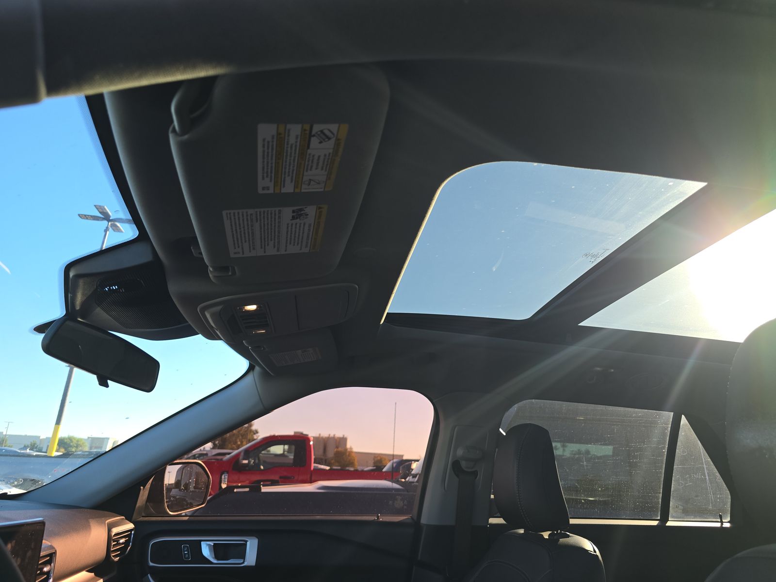 2022 Ford Explorer XLT RWD