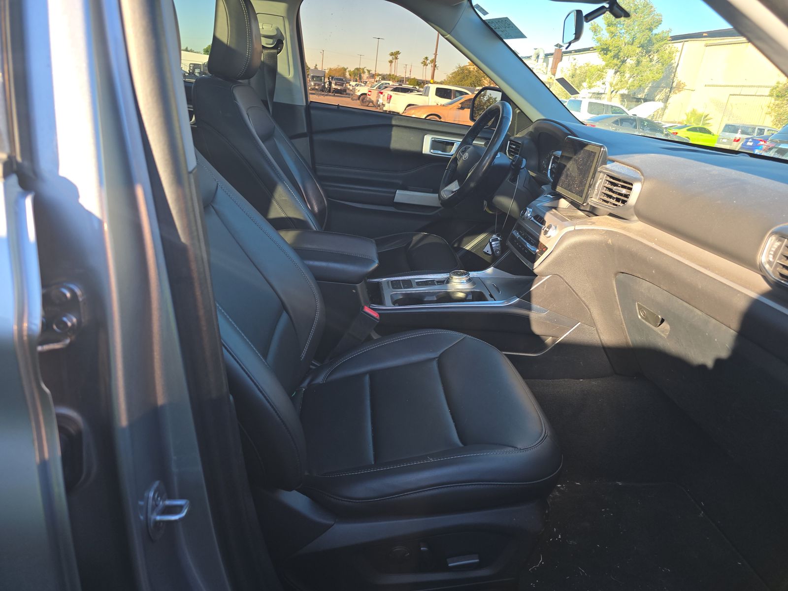 2022 Ford Explorer XLT RWD