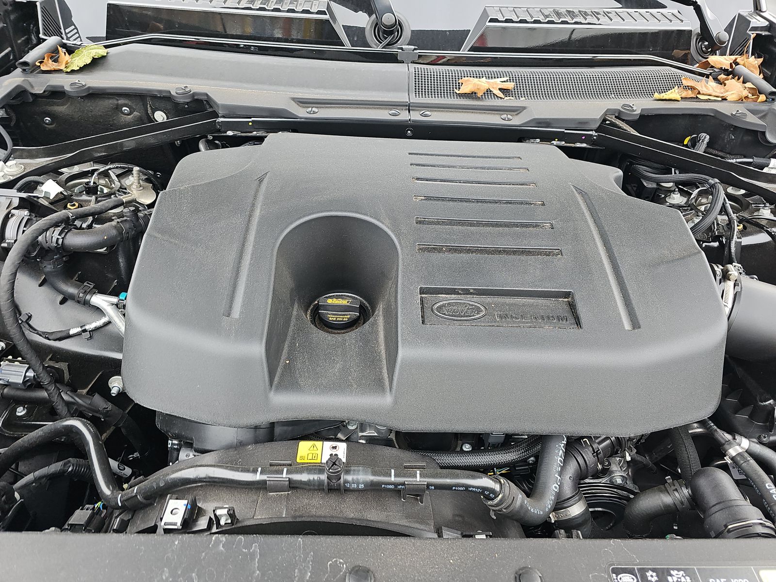 2025 Land Rover Defender 110 X-Dynamic SE AWD