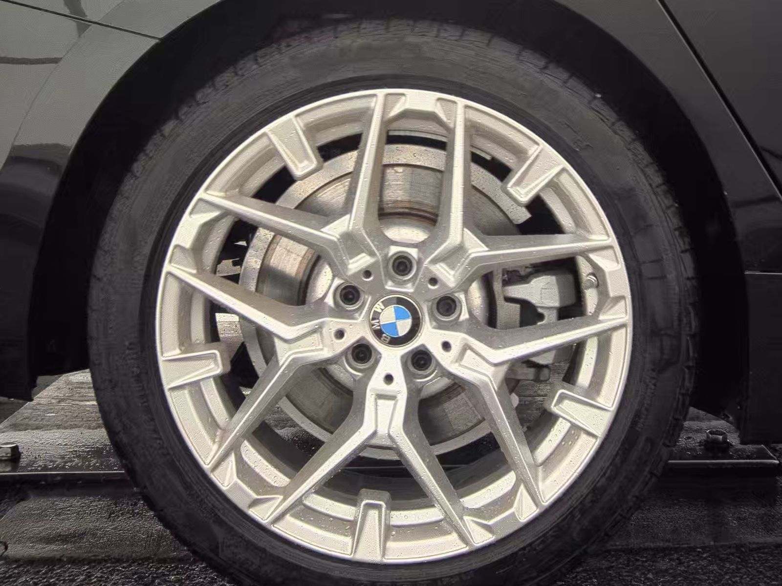 2025 BMW 3 Series 330i RWD