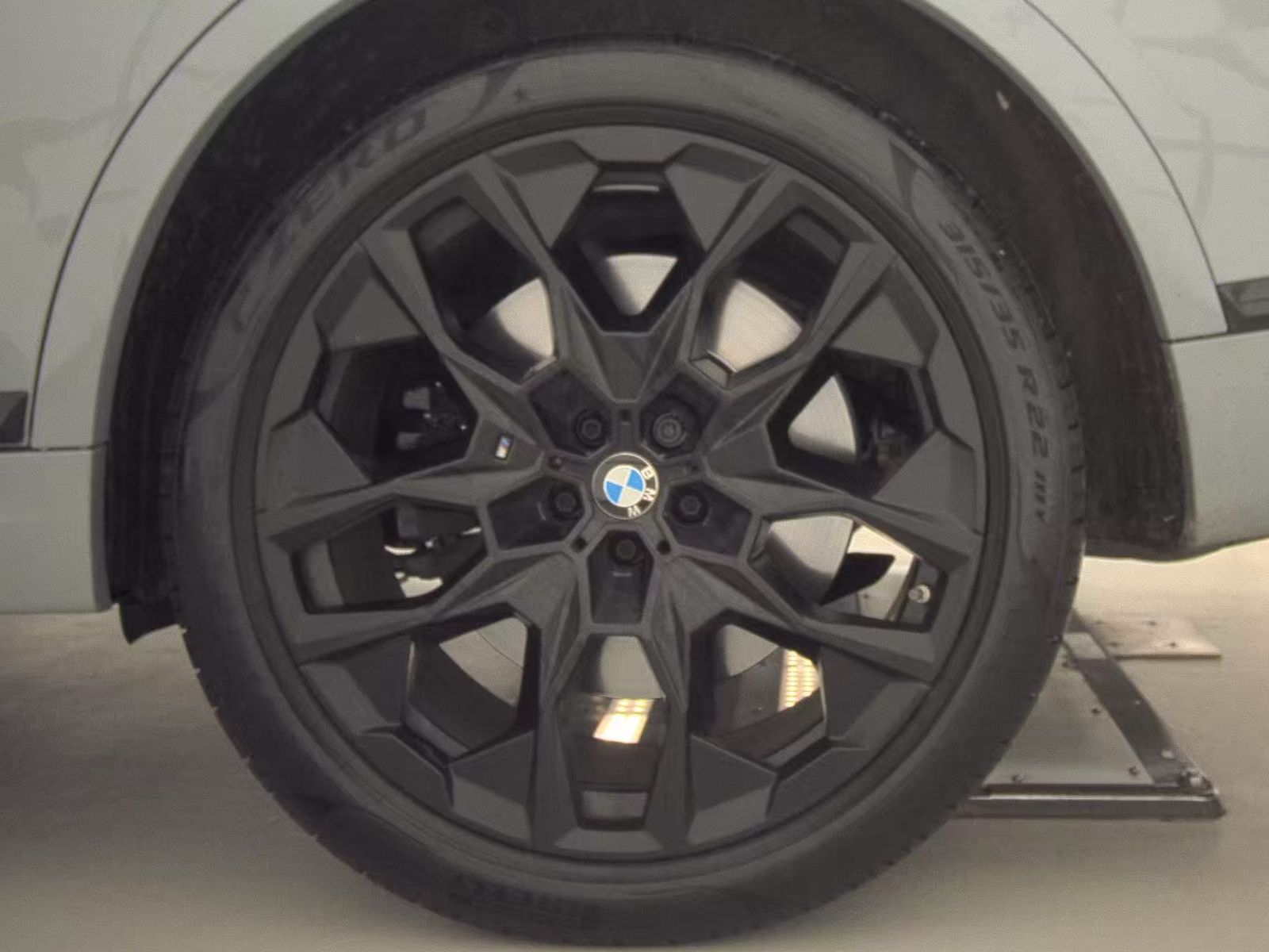 2024 BMW X7 M60i AWD