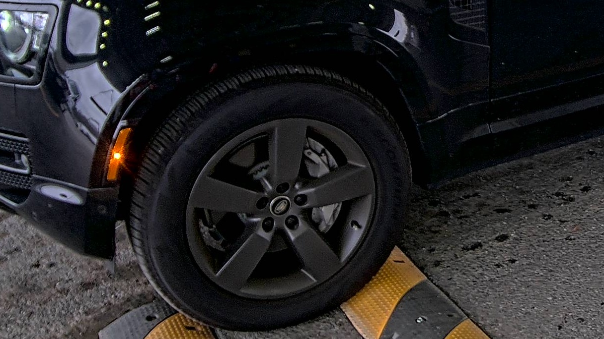 2025 Land Rover Defender 110 X-Dynamic SE AWD