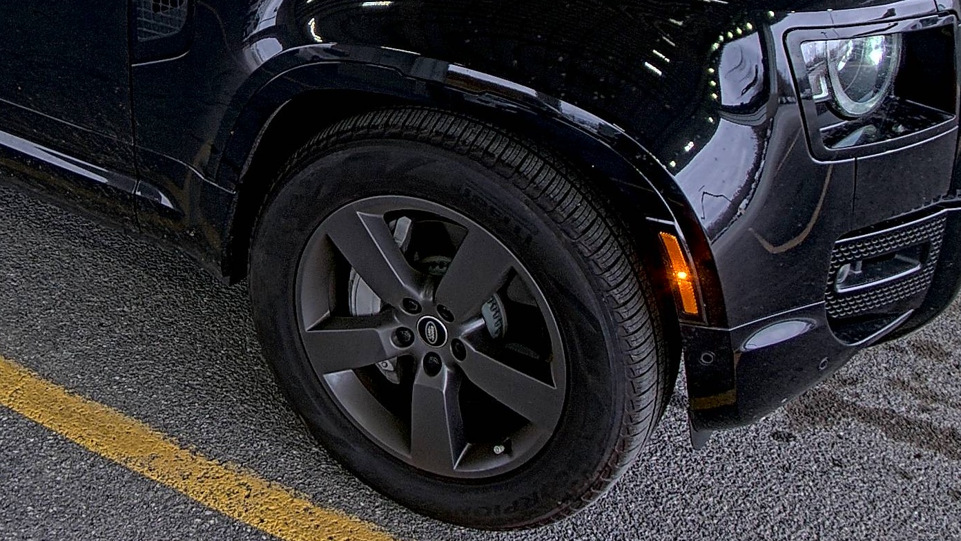 2025 Land Rover Defender 110 X-Dynamic SE AWD