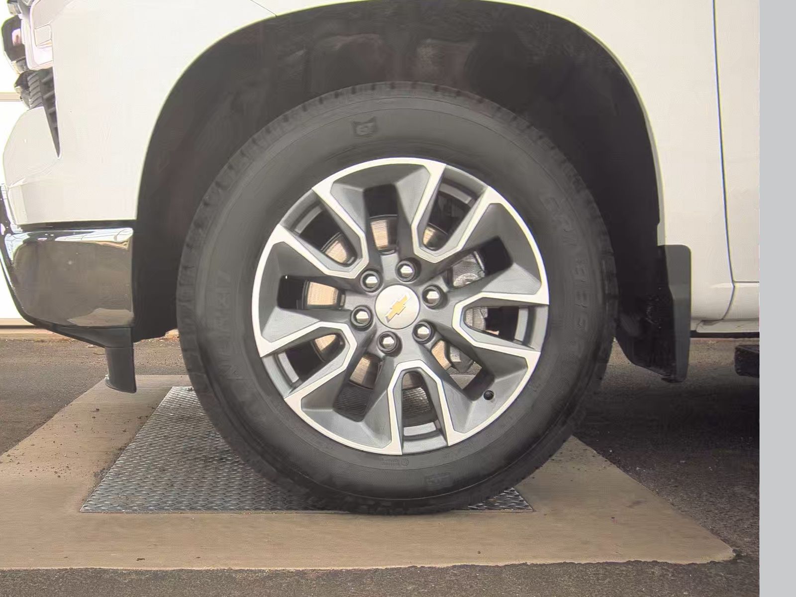 2023 Chevrolet Silverado 1500 LT AWD