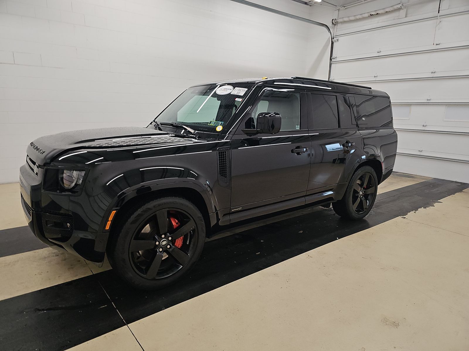 2024 Land Rover Defender X's photo