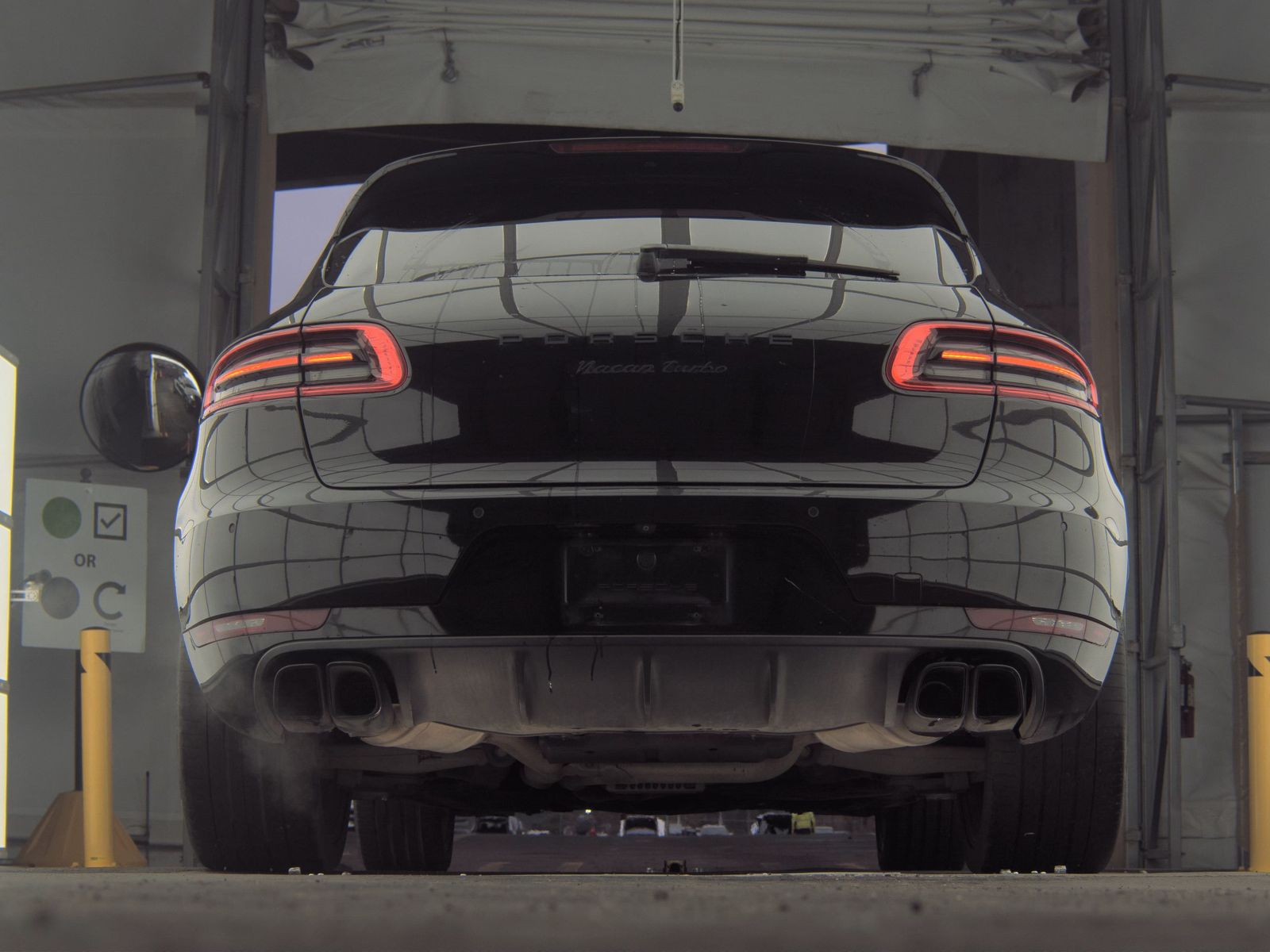 2016 Porsche Macan Turbo AWD