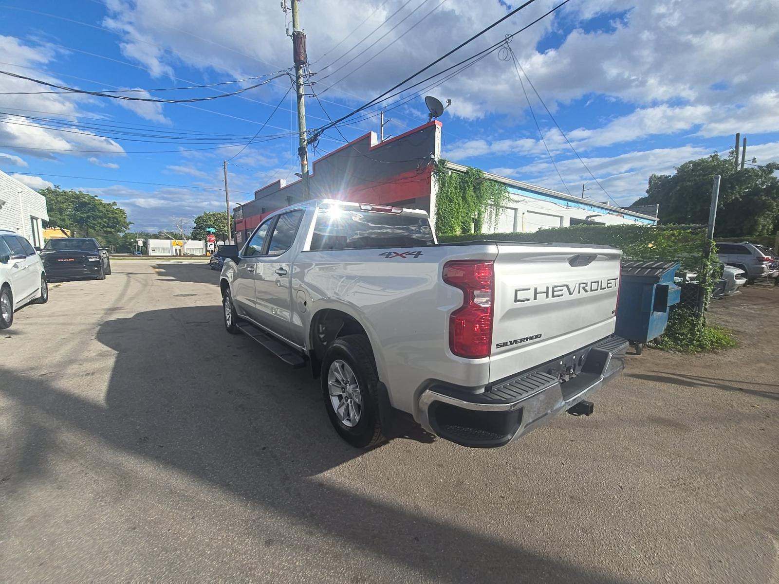 2022 Chevrolet Silverado 1500 LT AWD