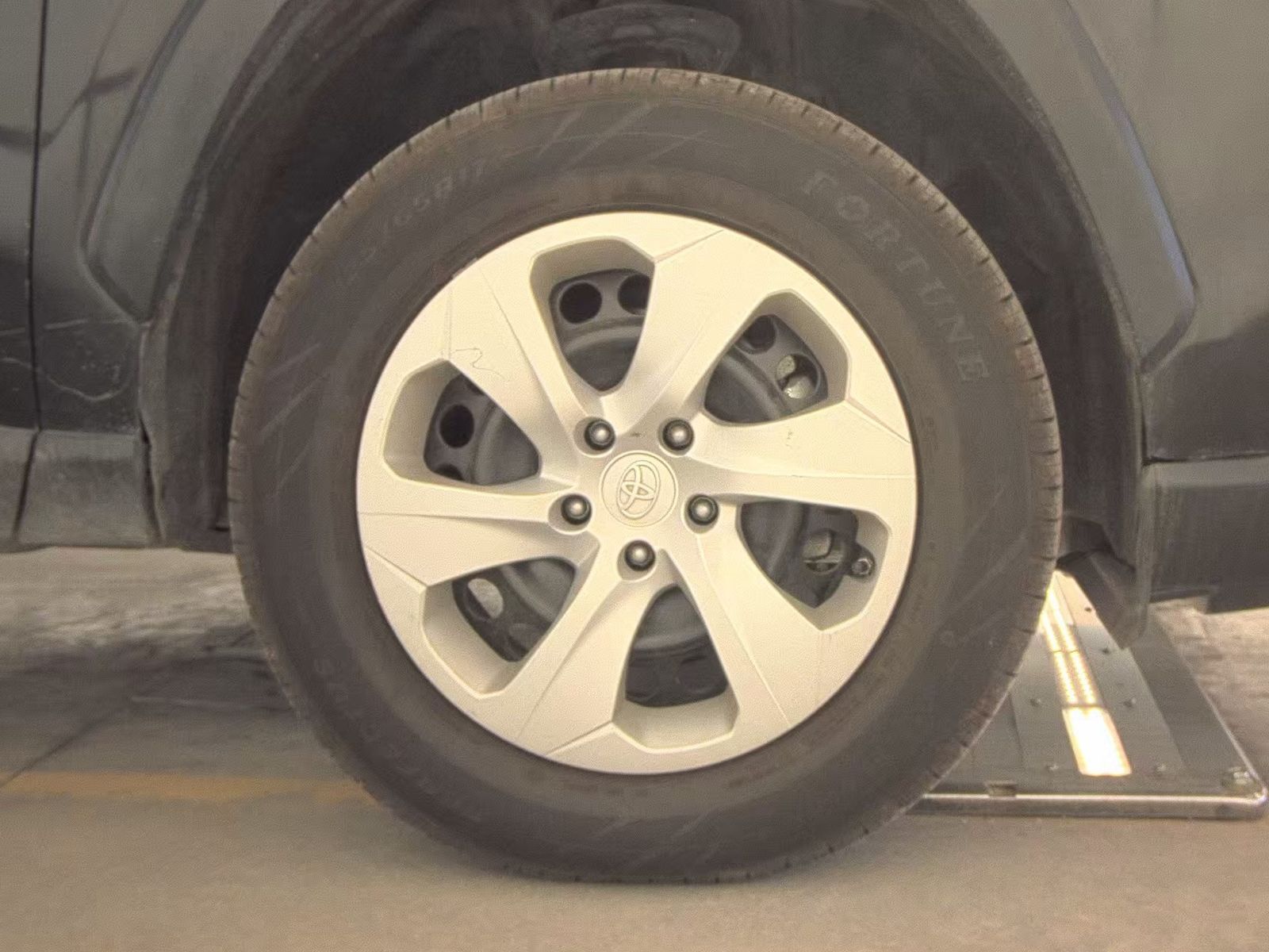 2024 Toyota RAV4 LE FWD