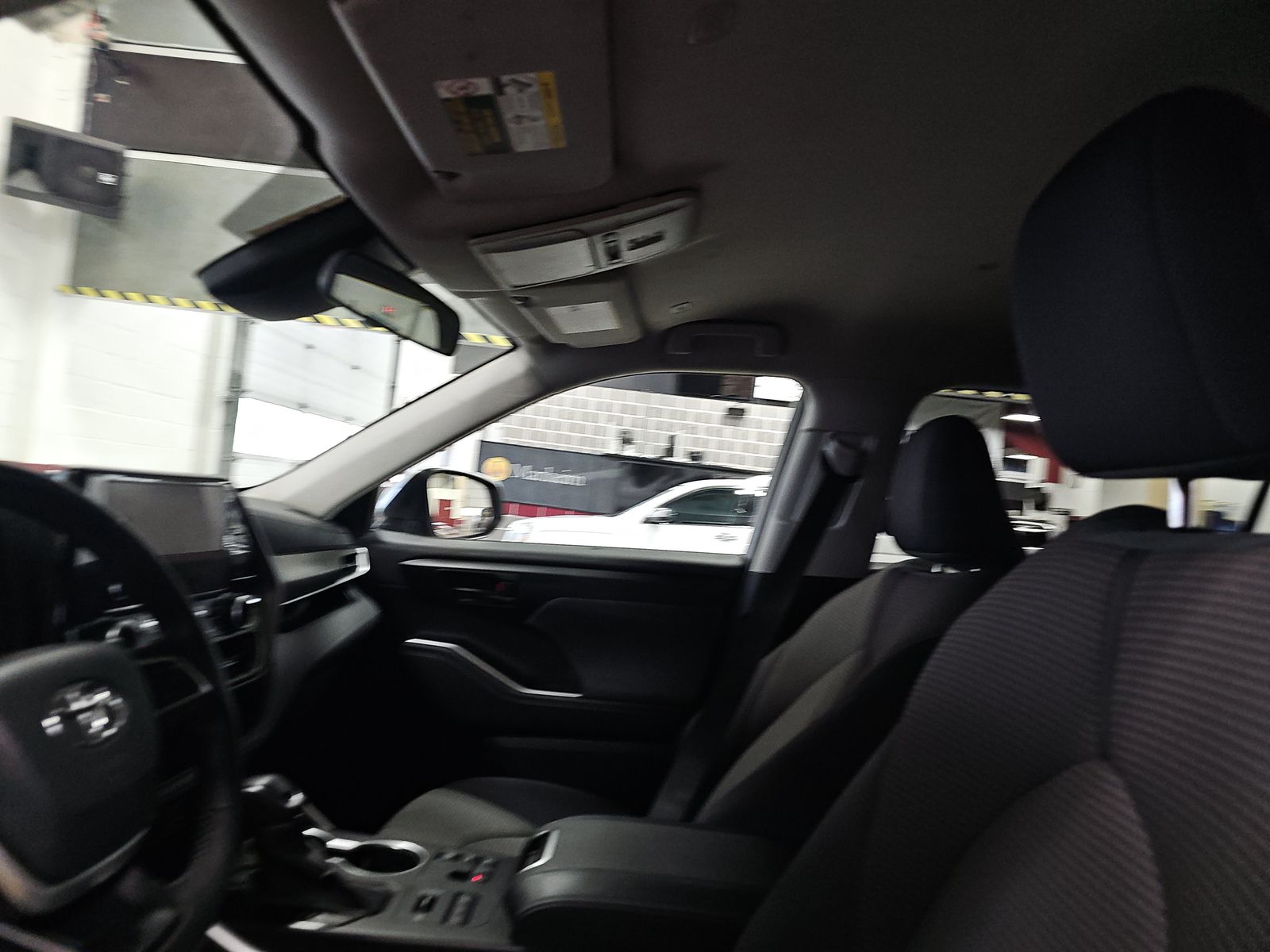 2024 Toyota Highlander LE AWD