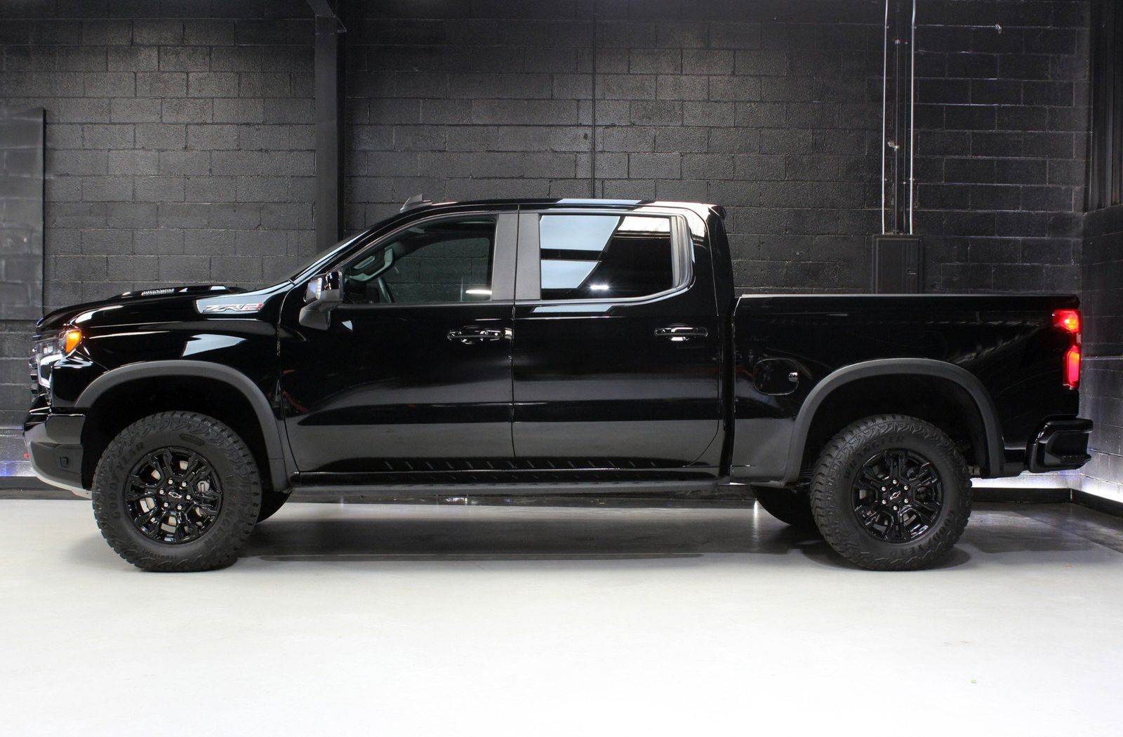 2025 Chevrolet Silverado 1500 ZR2 AWD