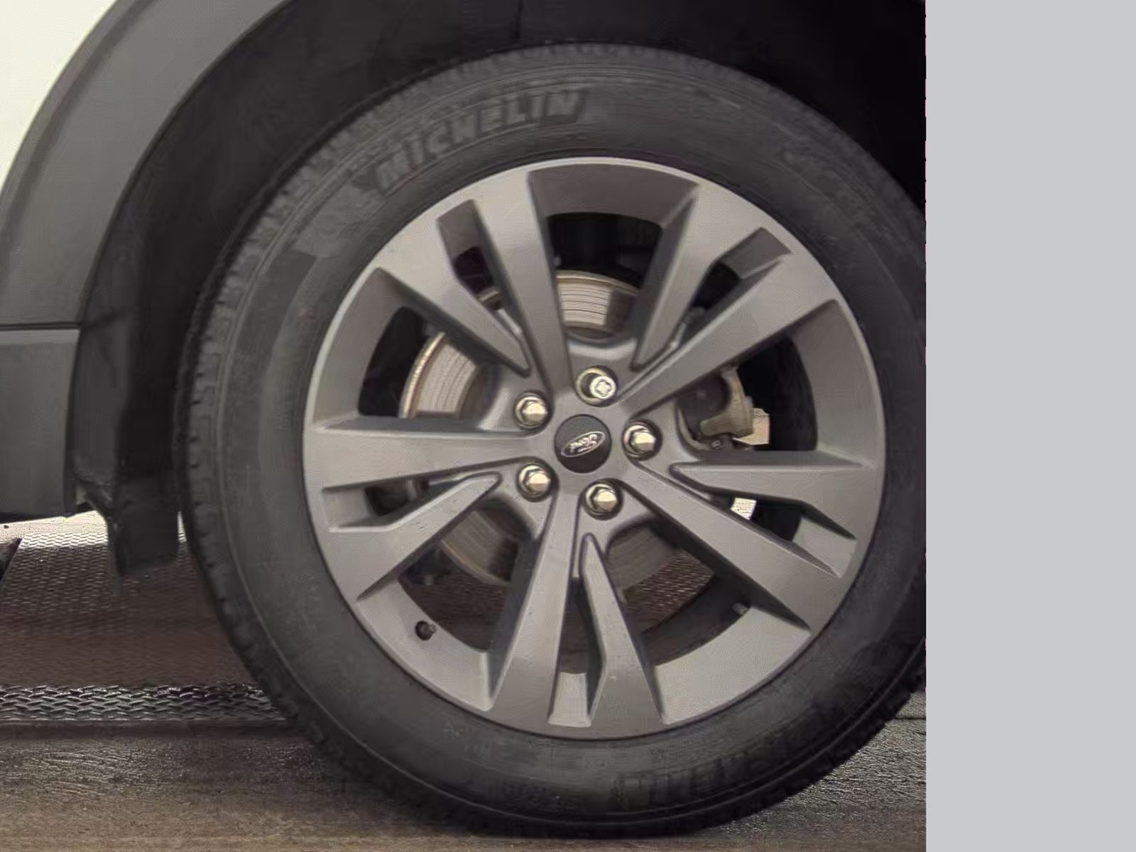 2022 Ford Explorer XLT AWD