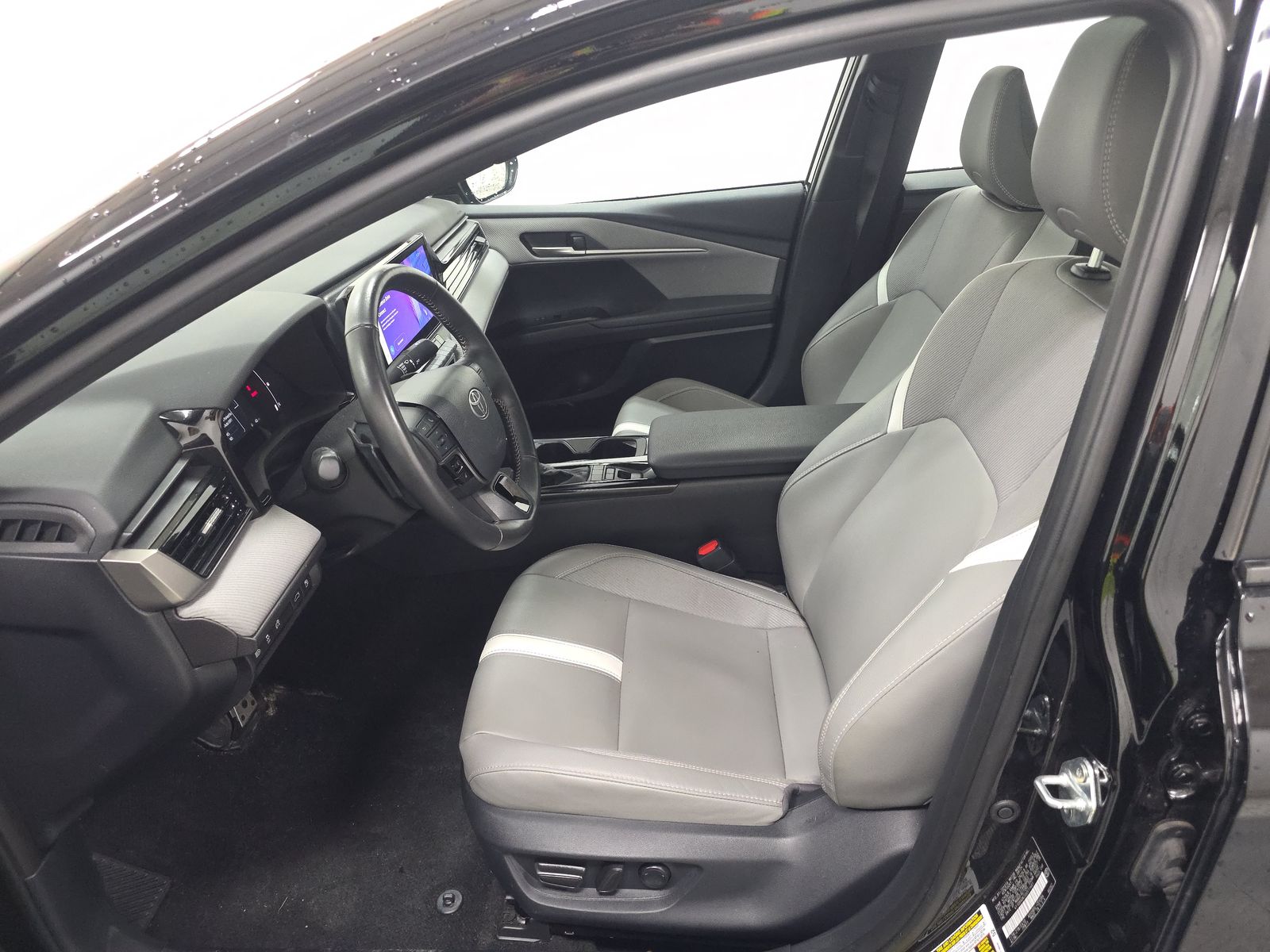 2025 Toyota Camry SE AWD