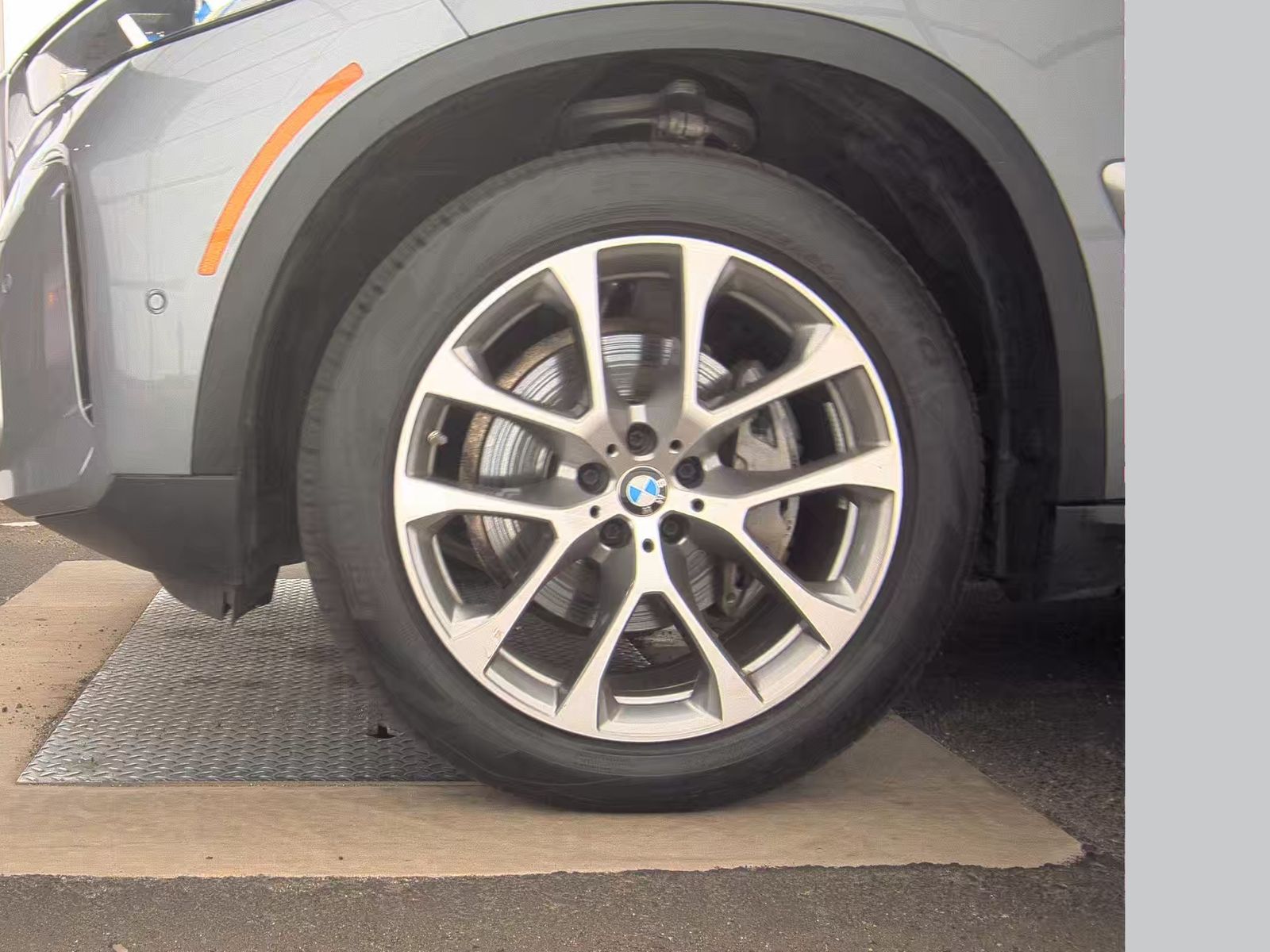 2025 BMW X5 xDrive40i AWD