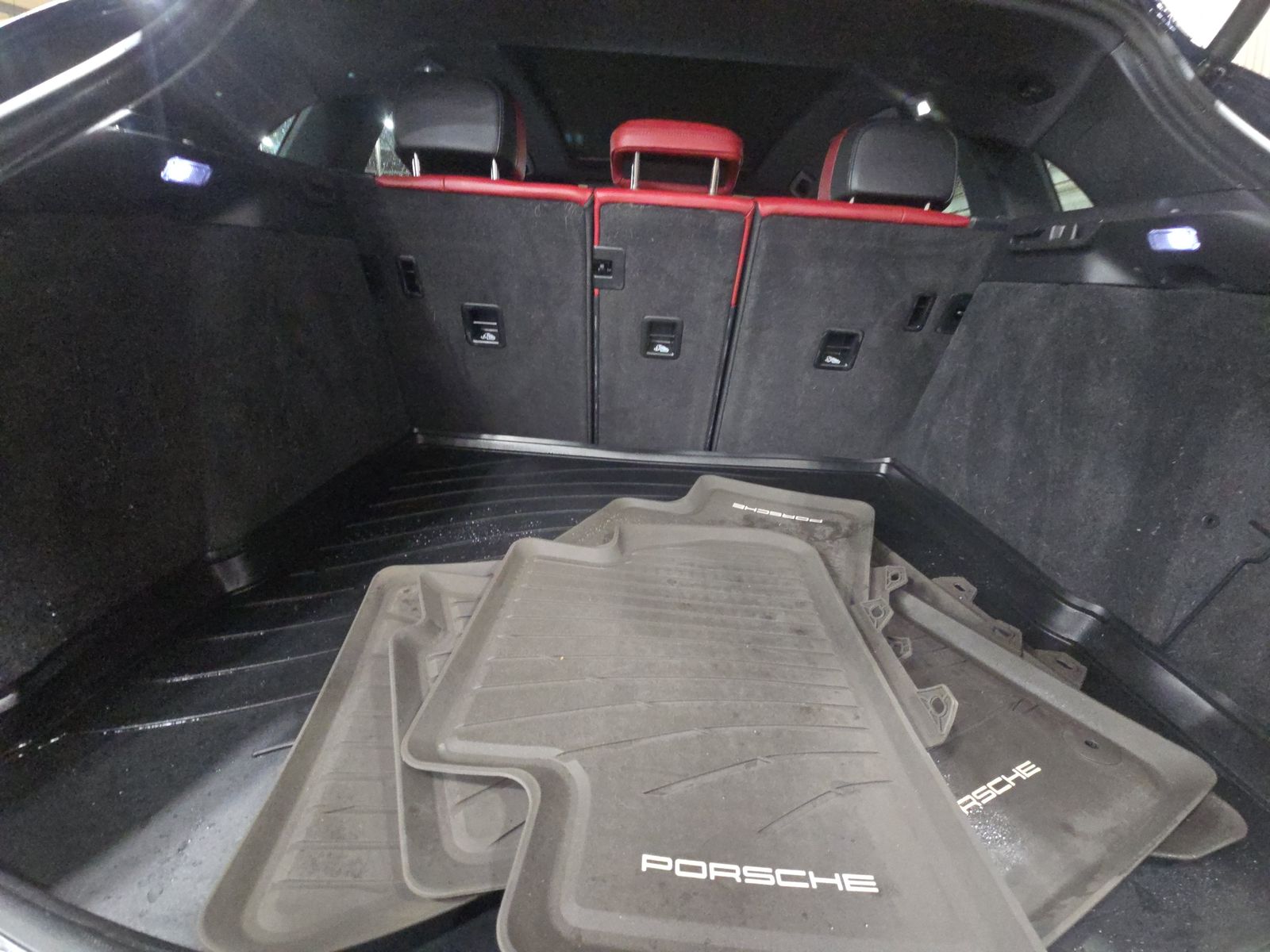 2022 Porsche Macan S AWD