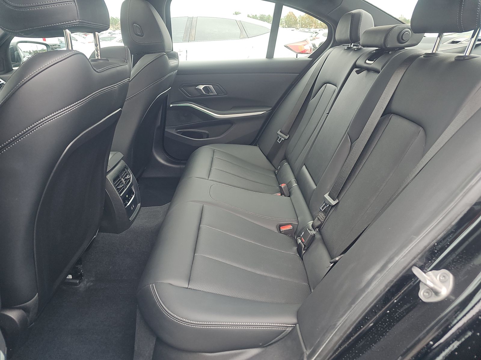 2025 BMW 3 Series 330i RWD