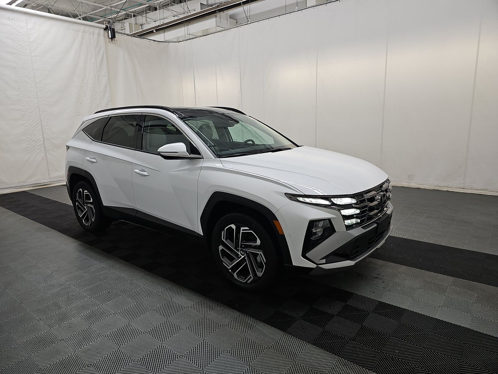 HYUNDAI TUCSON - 4