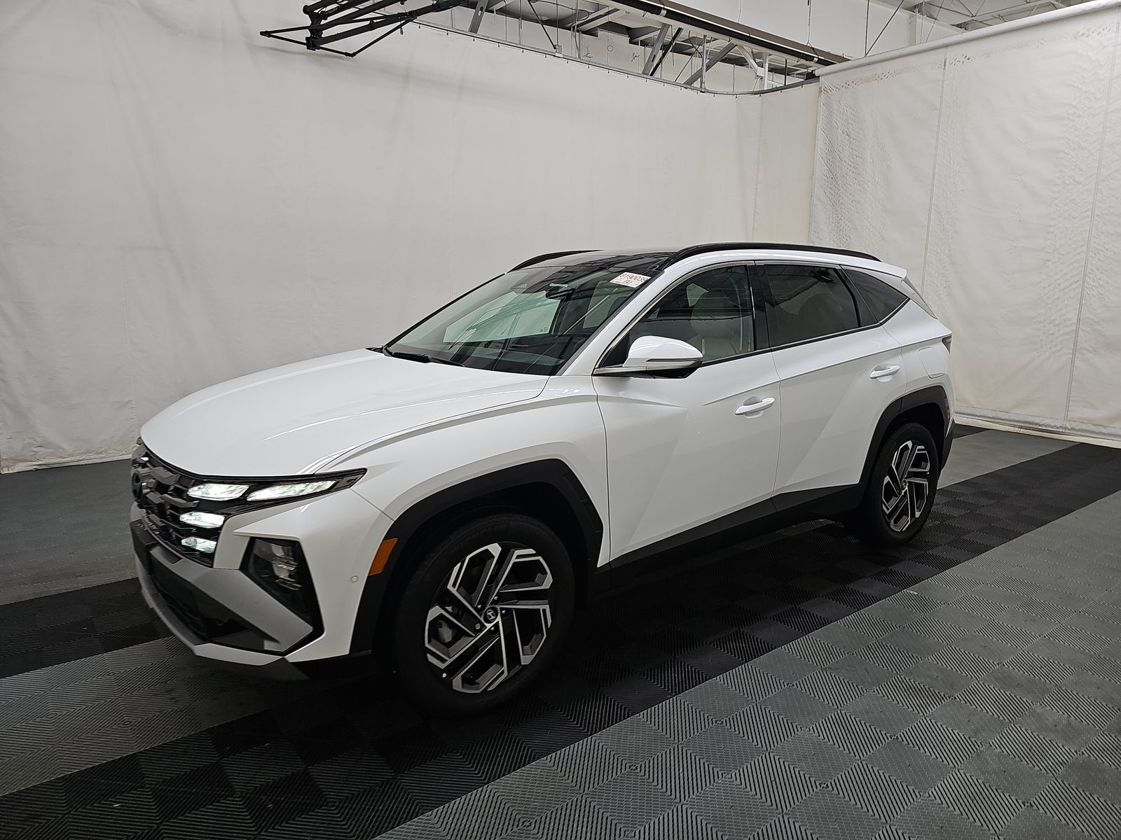 HYUNDAI TUCSON - 1