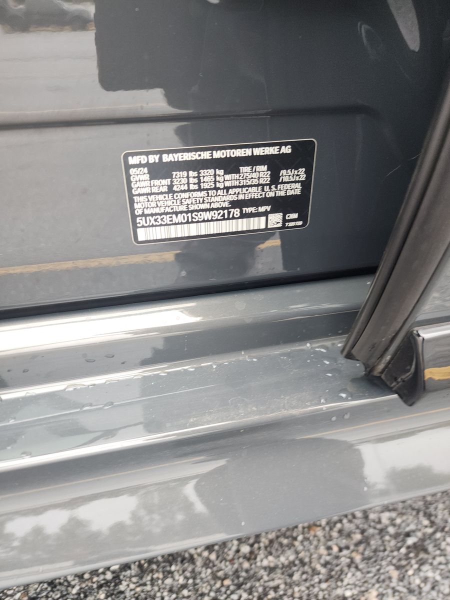 2025 BMW X7 M60i AWD