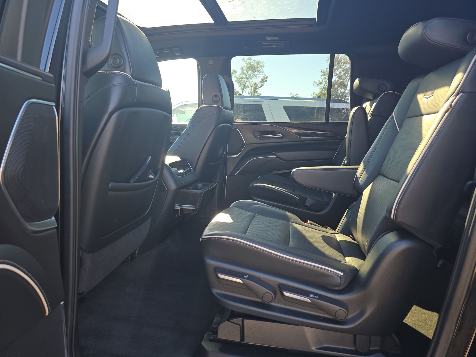 2023 Cadillac Escalade ESV Sport AWD