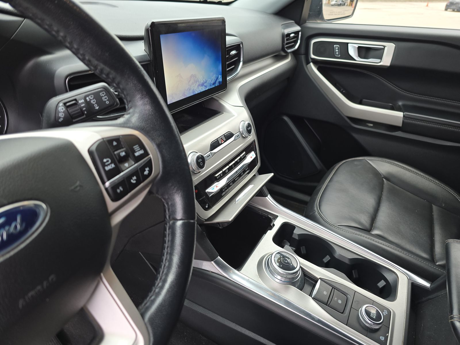 2022 Ford Explorer XLT AWD