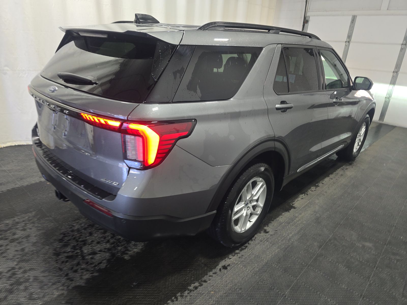 2025 Ford Explorer Active AWD