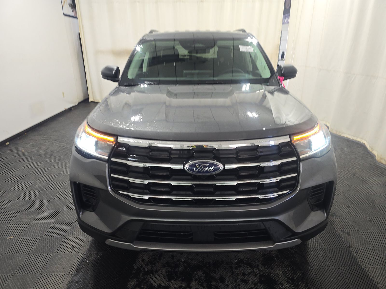2025 Ford Explorer Active AWD