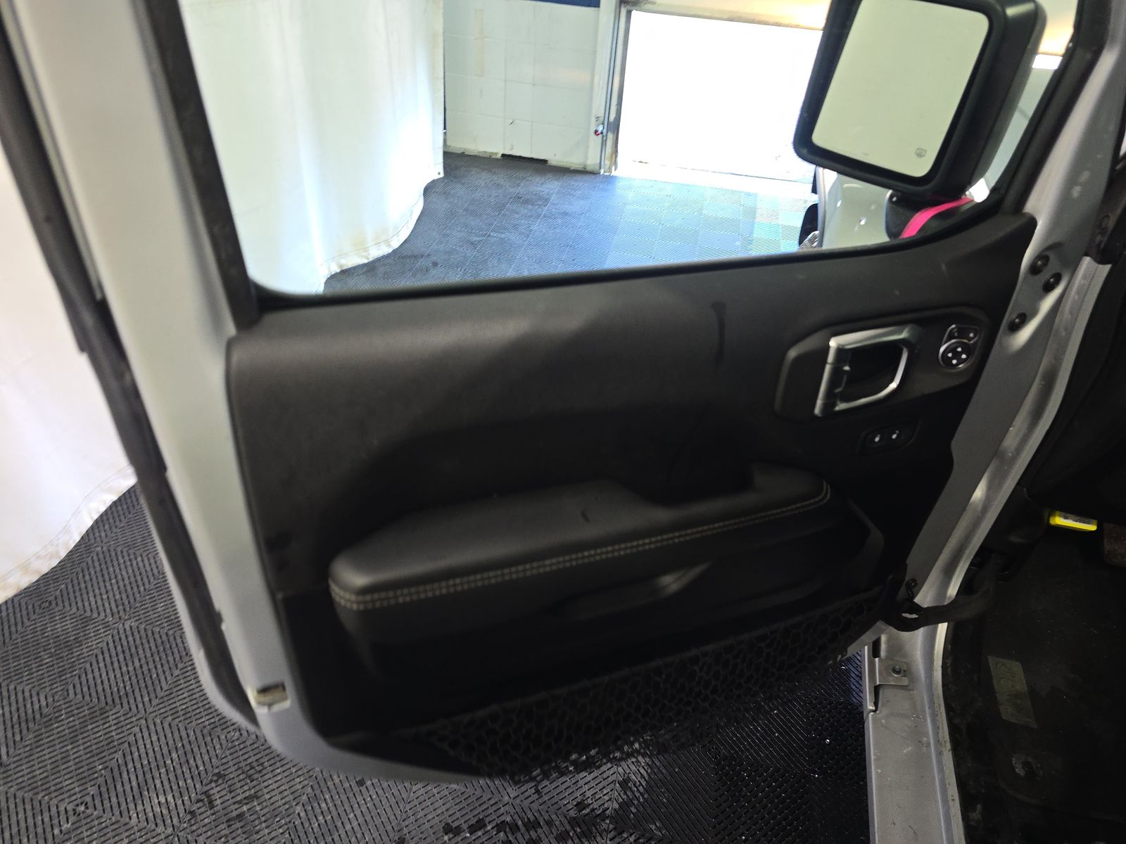 2023 Jeep Wrangler Sahara AWD