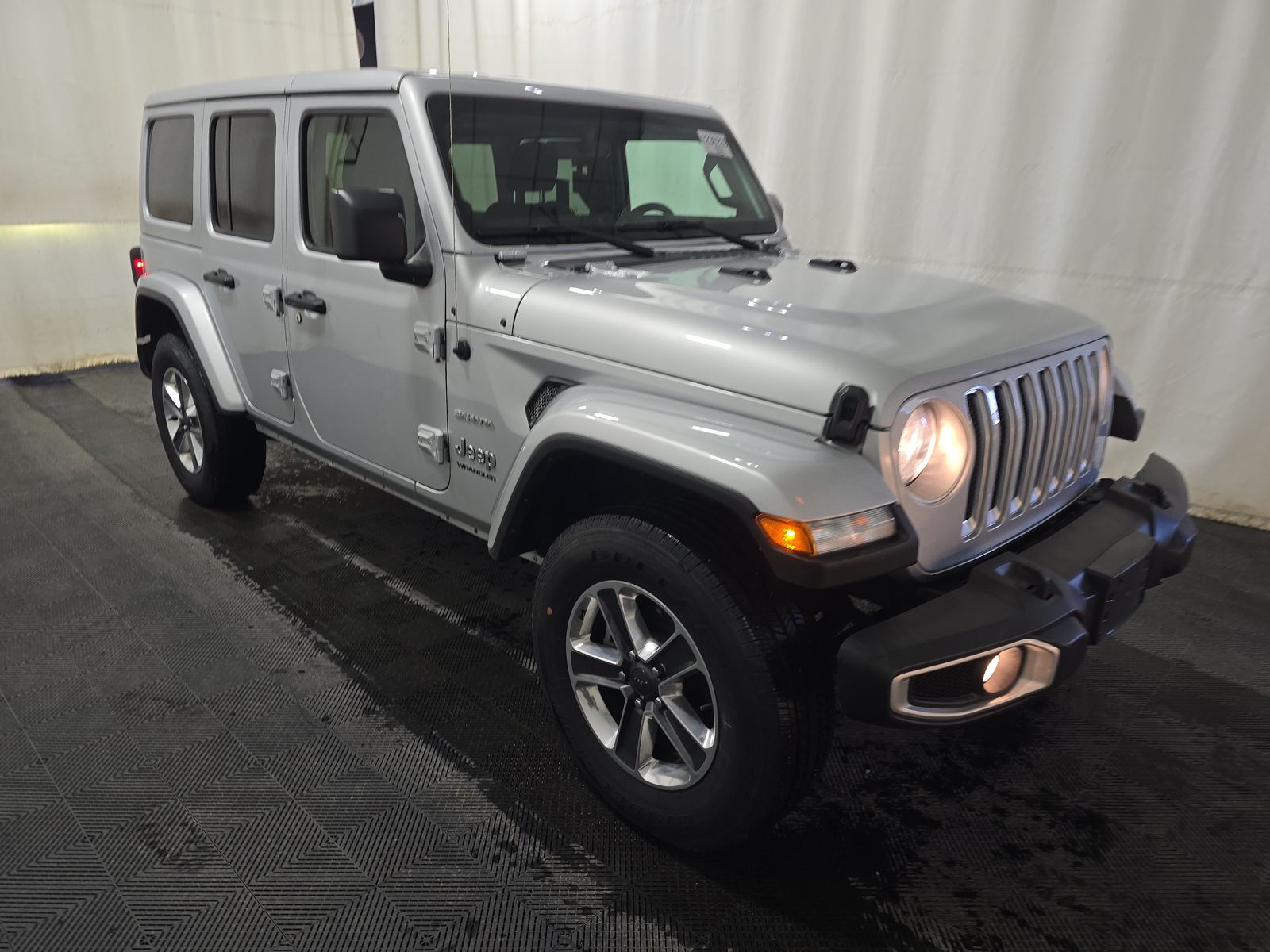2023 Jeep Wrangler Sahara AWD