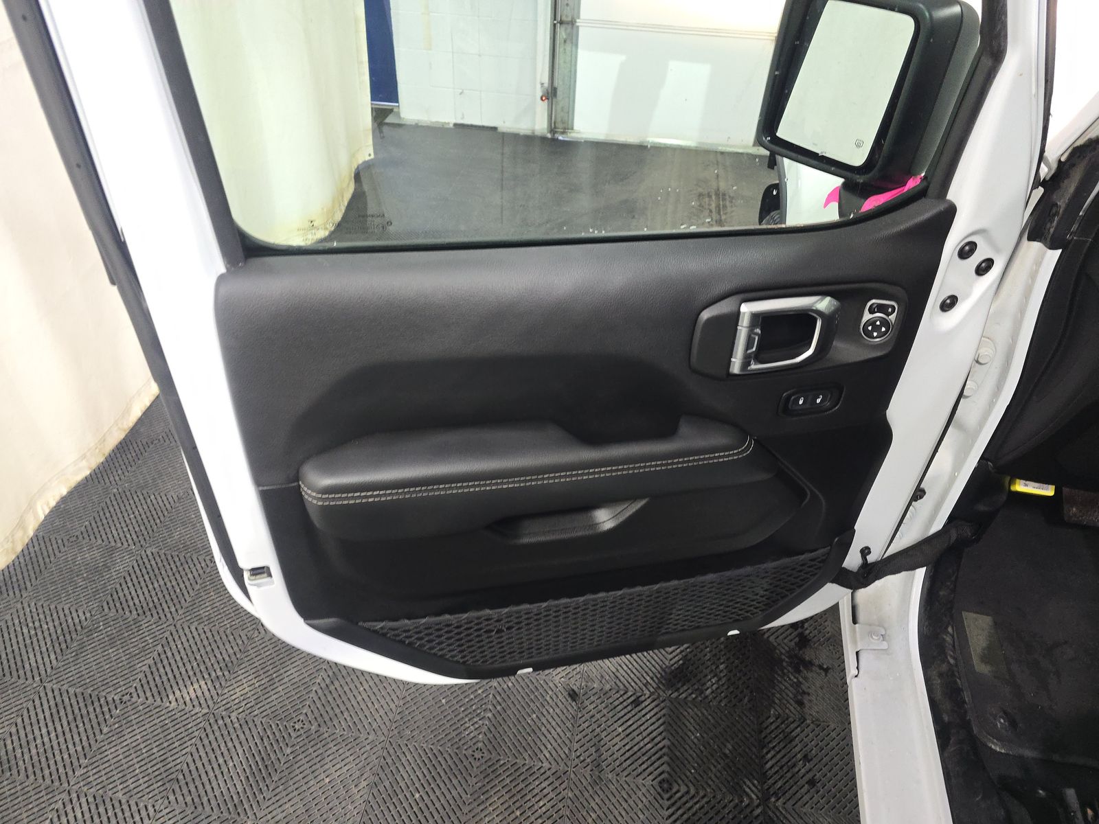 2023 Jeep Wrangler Sahara AWD