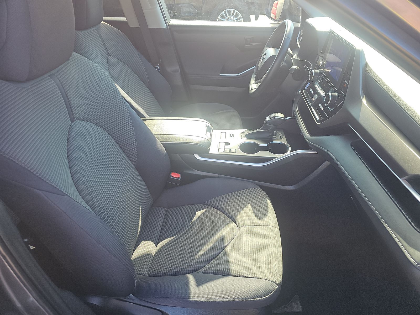 2024 Toyota Highlander LE AWD