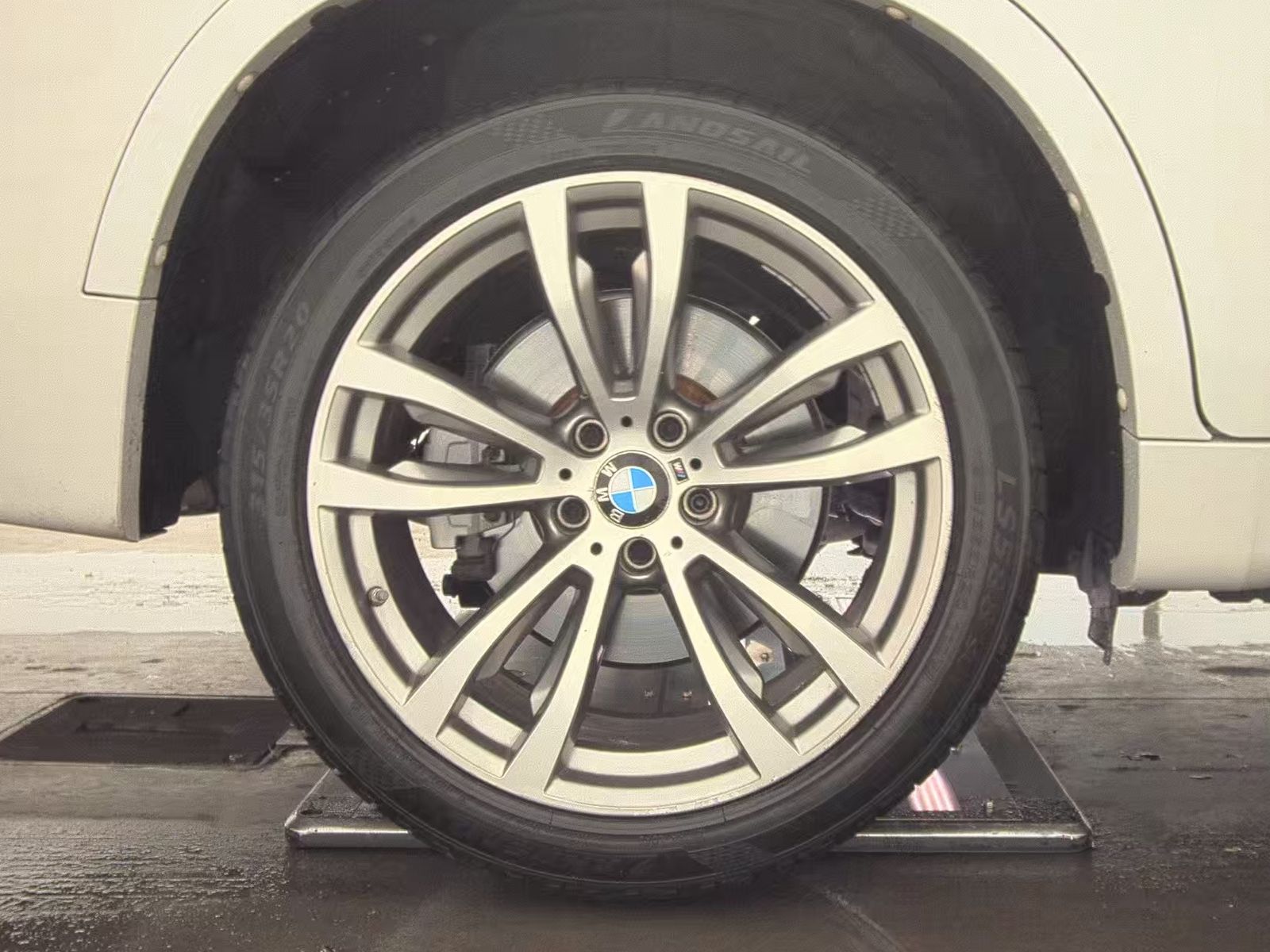 2017 BMW X6 xDrive50i AWD