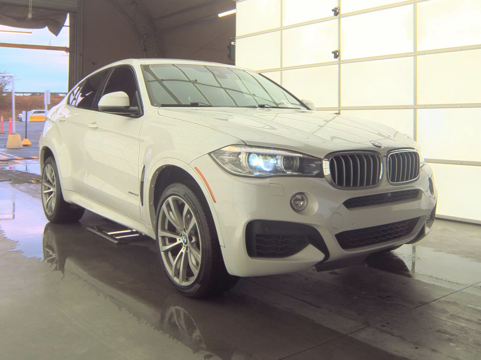 2017 BMW X6 xDrive50i AWD