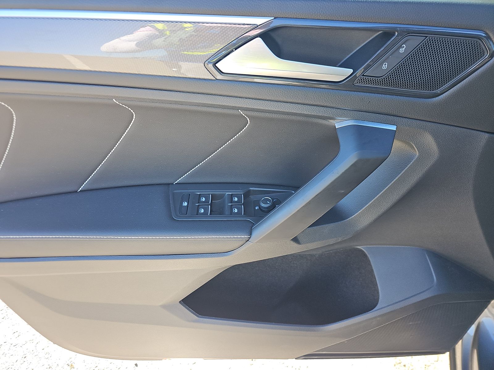 2023 Volkswagen Tiguan 2.0T SE R-Line Black FWD