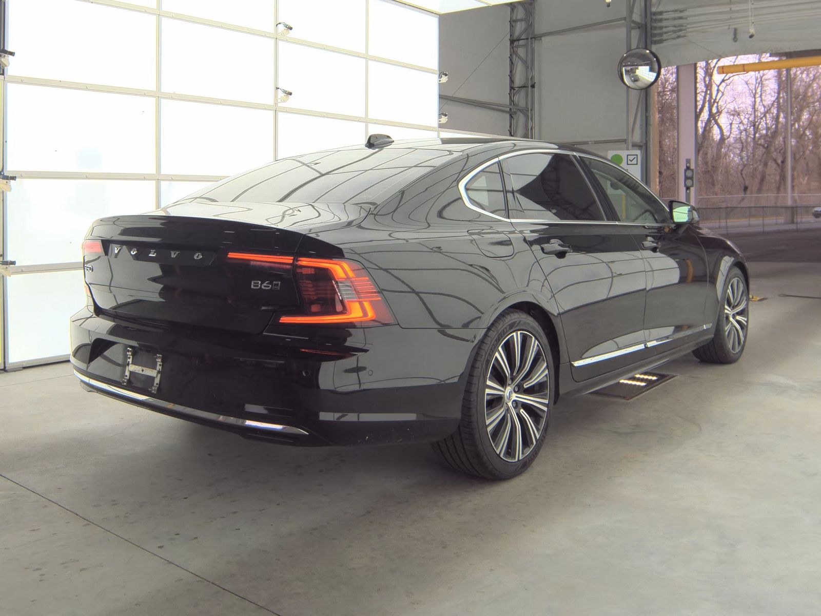 2023 Volvo S90 B6 Plus AWD