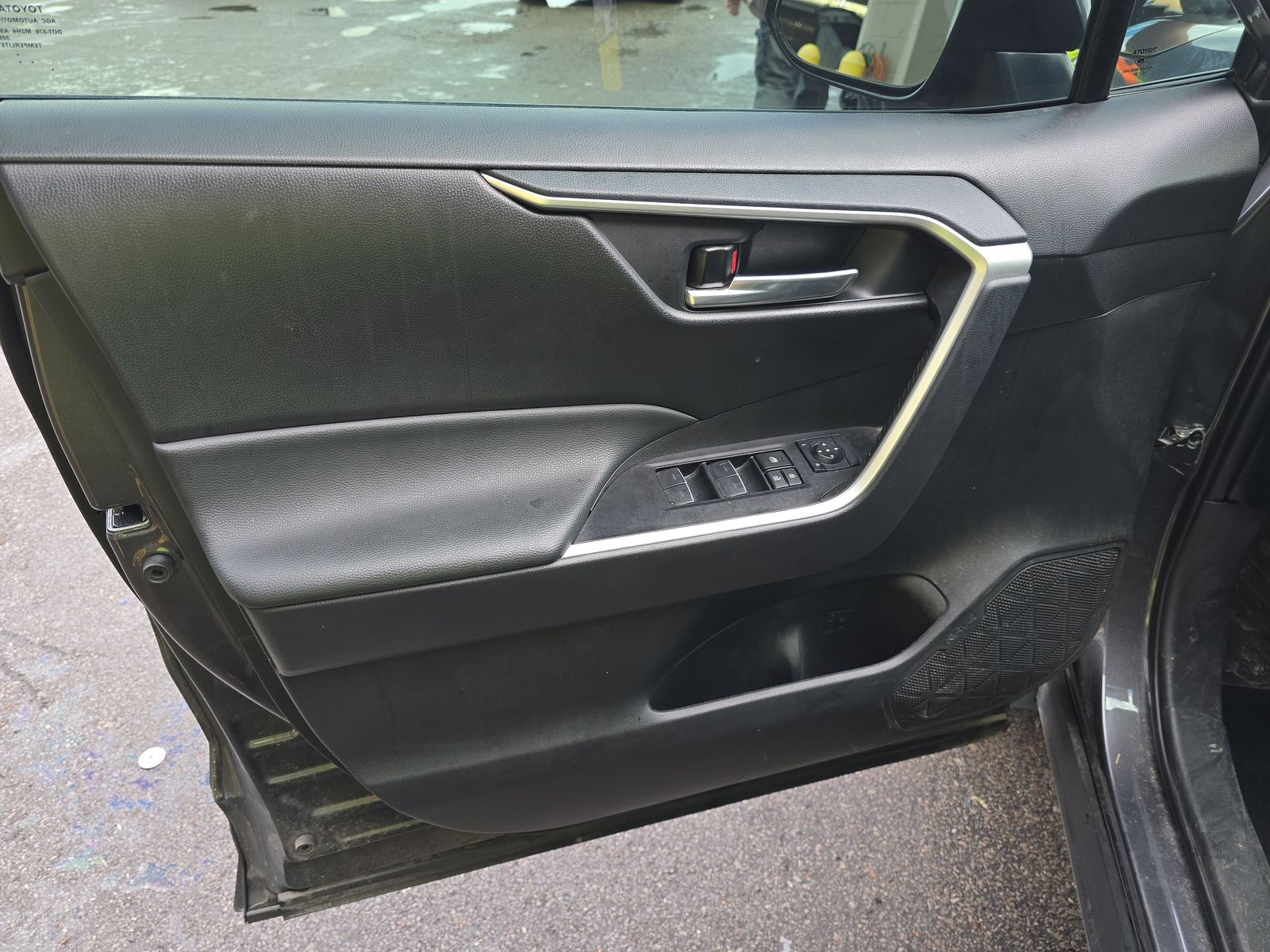 2024 Toyota RAV4 XLE Premium FWD