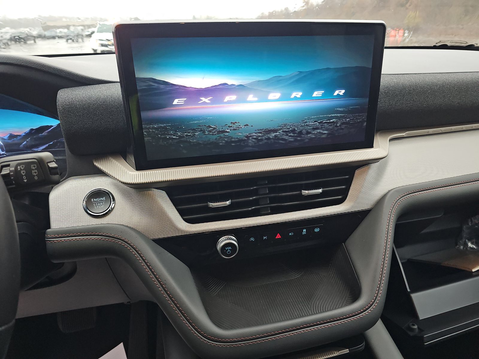 2025 Ford Explorer Active AWD