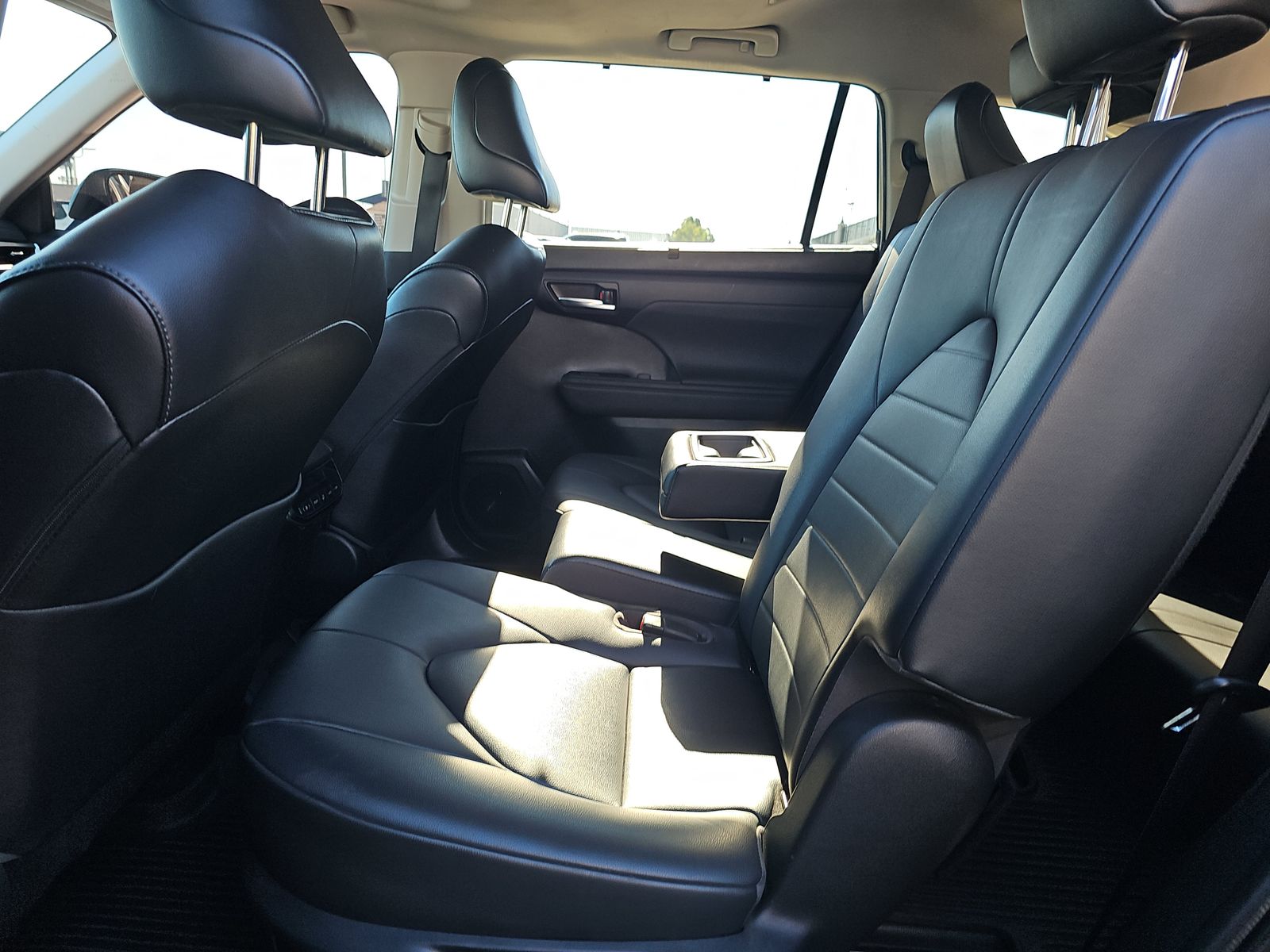 2023 Toyota Highlander XLE FWD