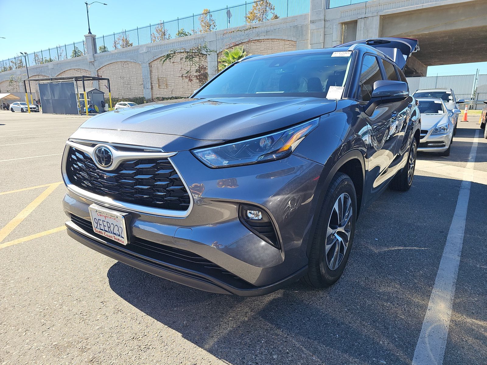 2023 Toyota Highlander XLE FWD