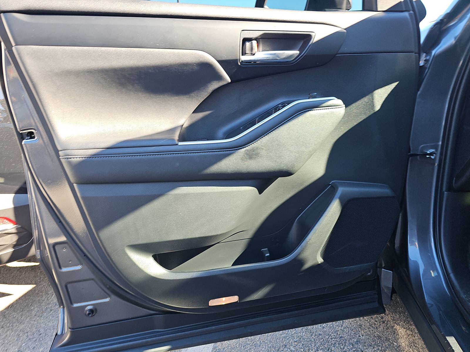 2023 Toyota Highlander XLE FWD