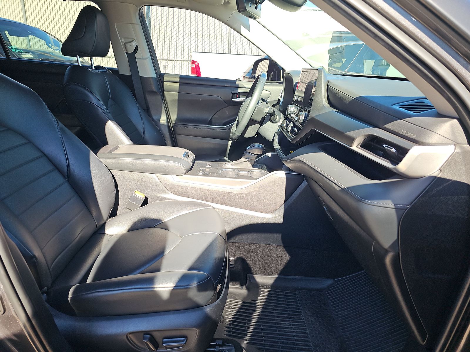 2023 Toyota Highlander XLE FWD