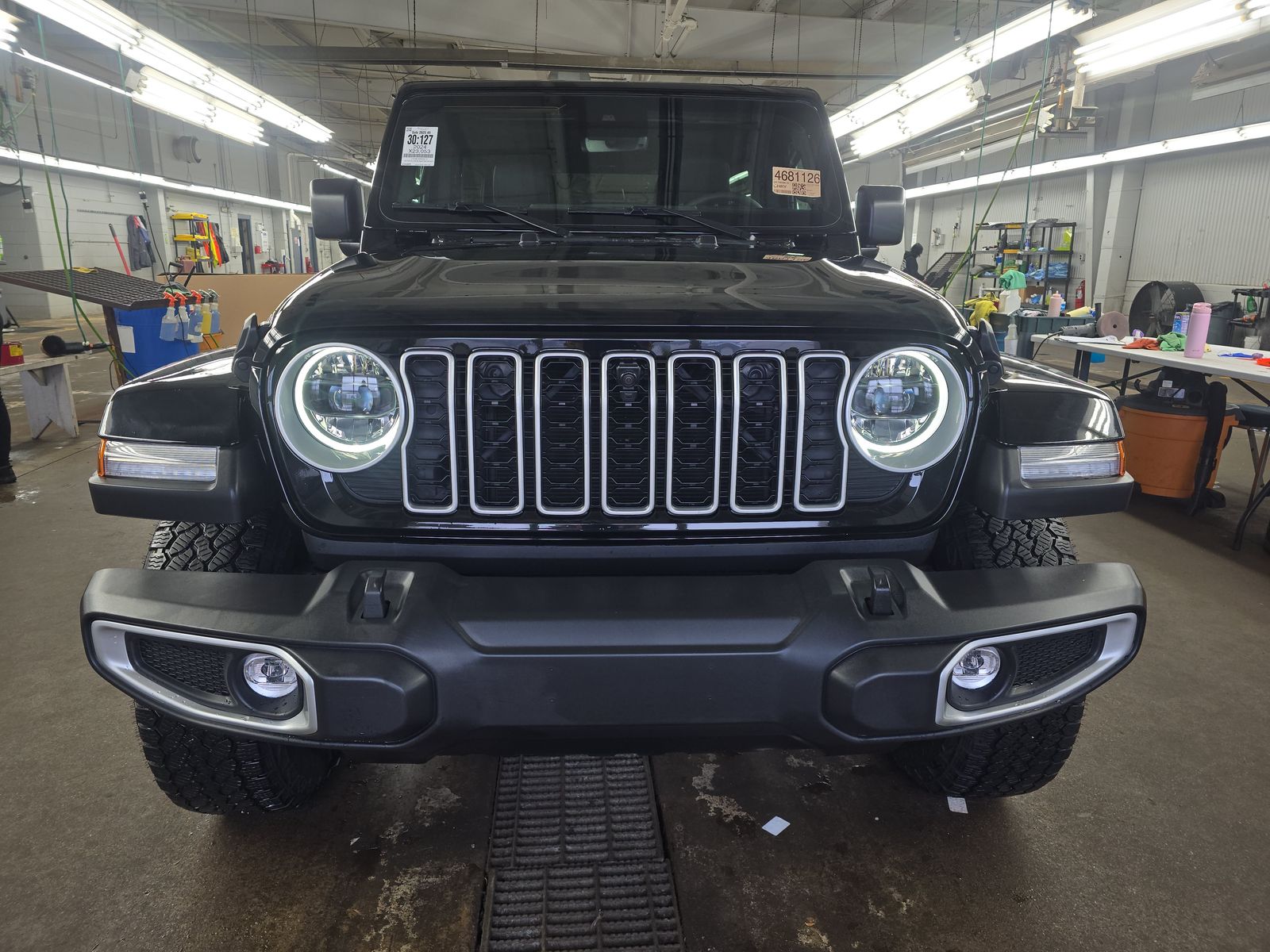 2024 Jeep Wrangler Sahara AWD