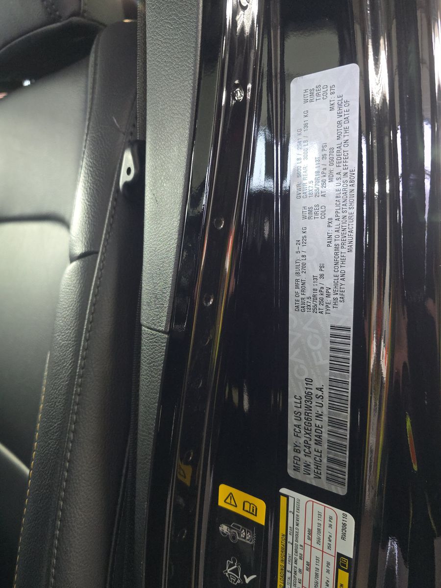 2024 Jeep Wrangler Sahara AWD